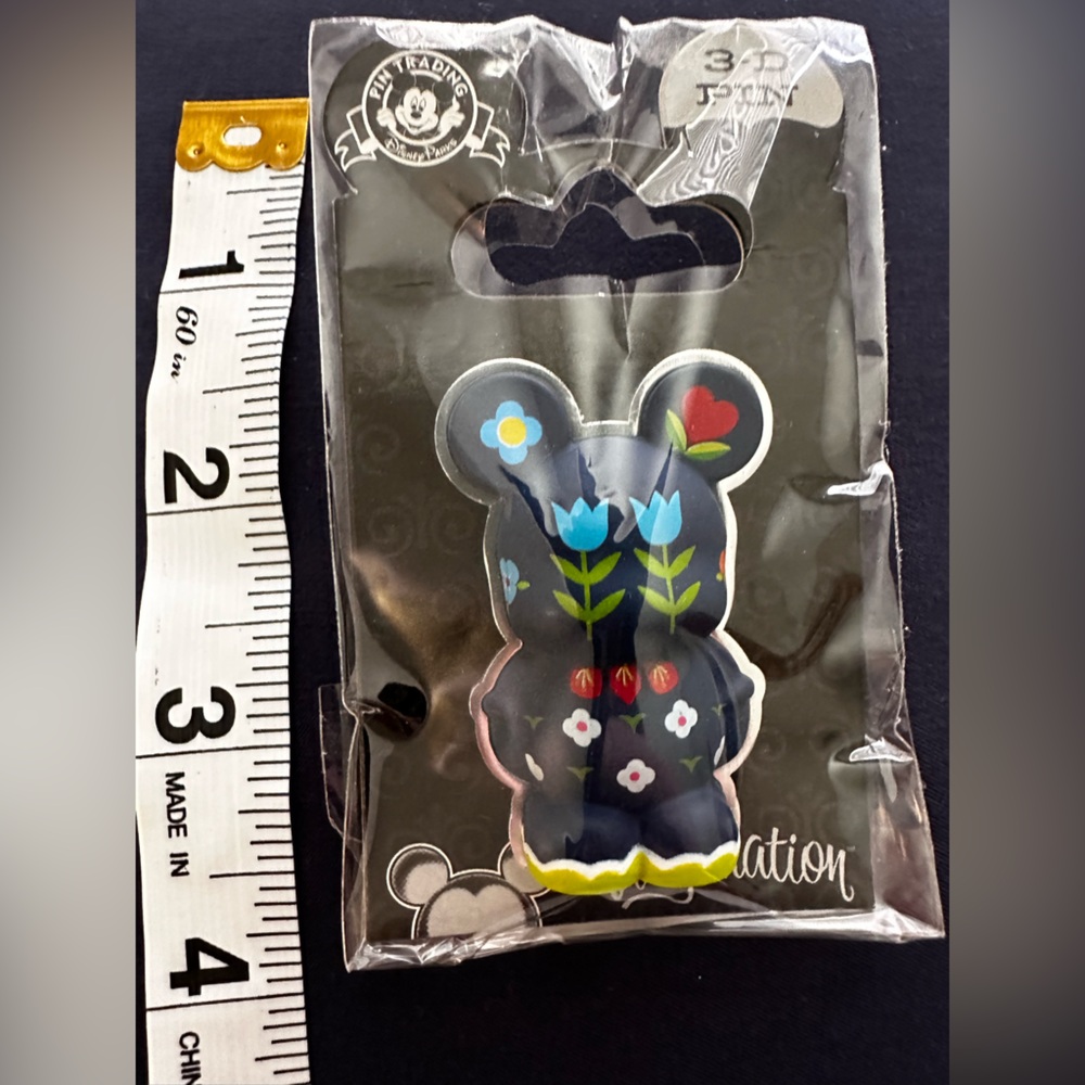 Disney Vinylmation 3D Pins - 'it's a small world' Flowers